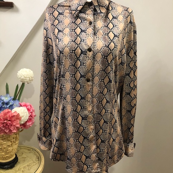 Top - Picture 2 of 5